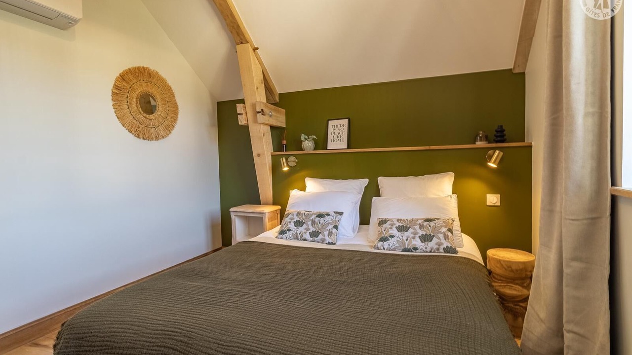 Photo of Bedroom in Yenne