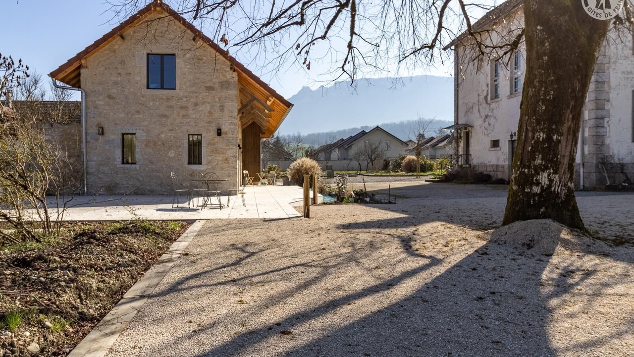 Photo of Outdoor in Yenne