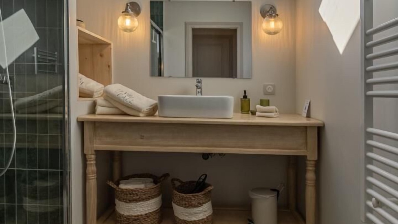 Photo of Bathroom in Yenne