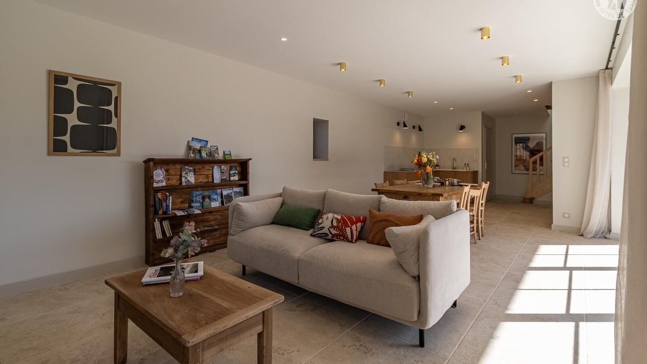 Photo of Livingroom in Yenne