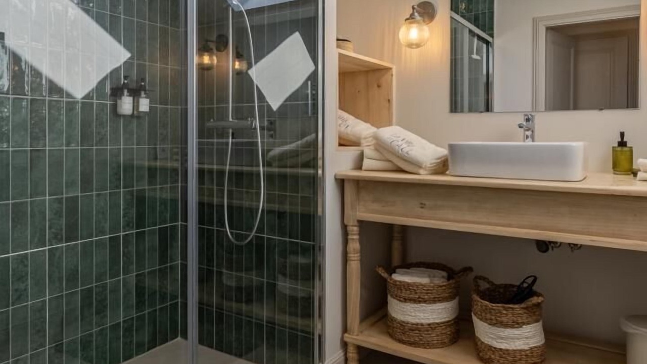 Photo of Bathroom in Yenne