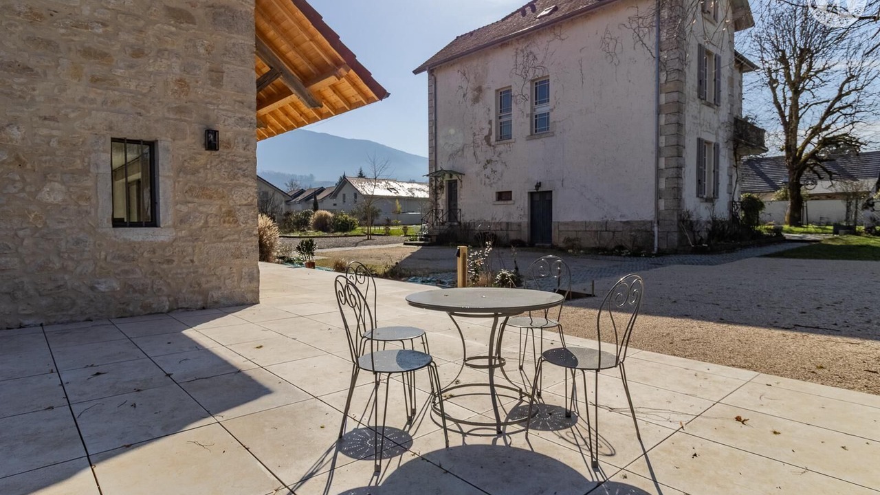 Photo of Outdoor in Yenne