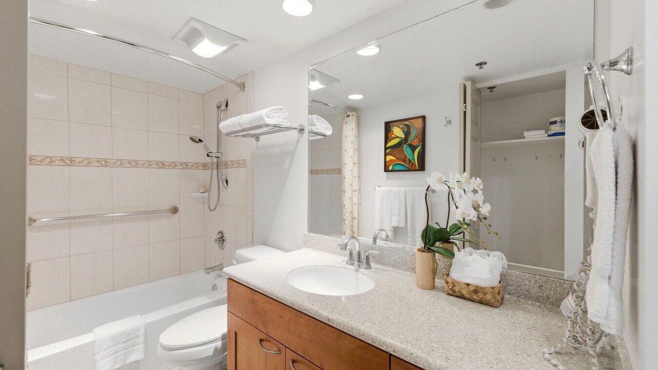Photo of Bathroom in Waikiki