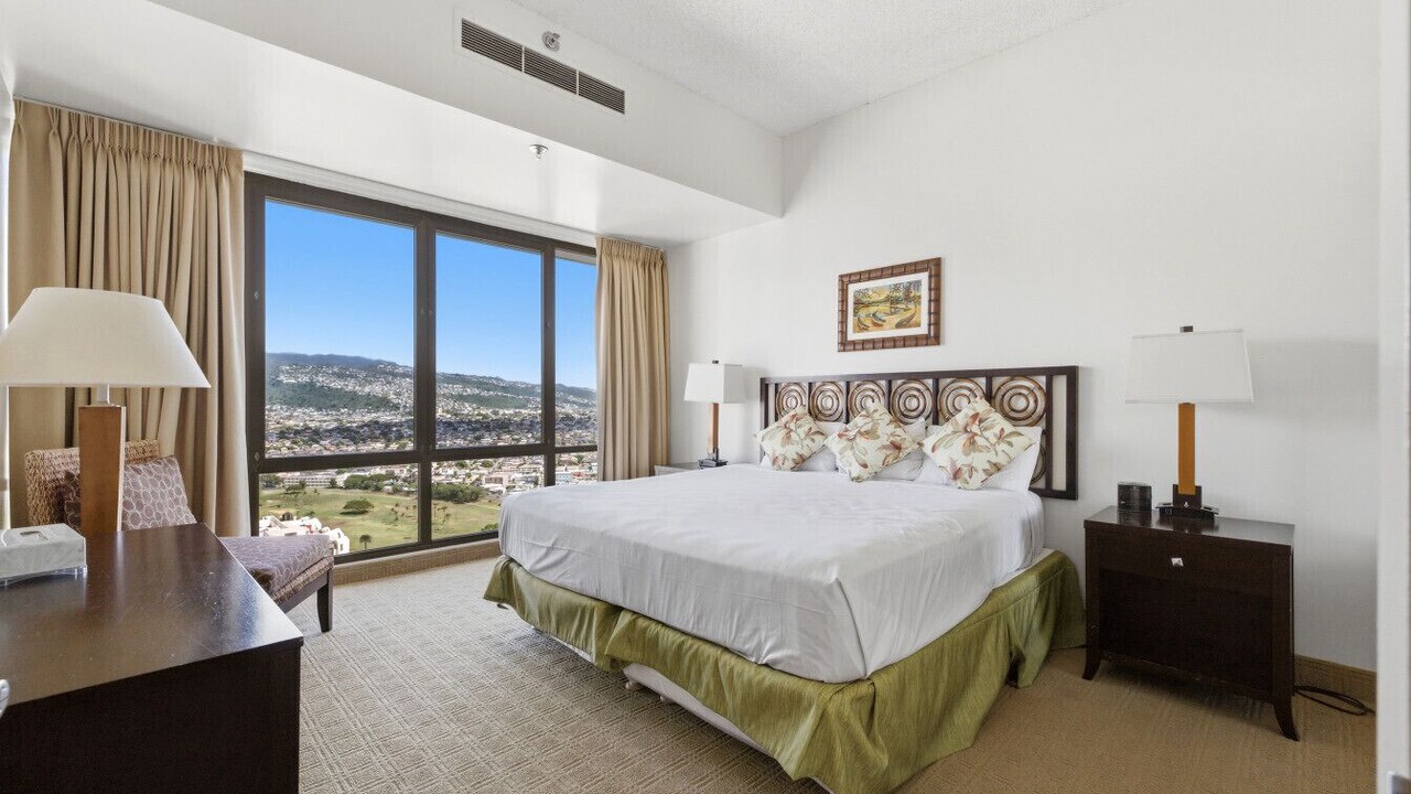 Photo of Bedroom in Waikiki