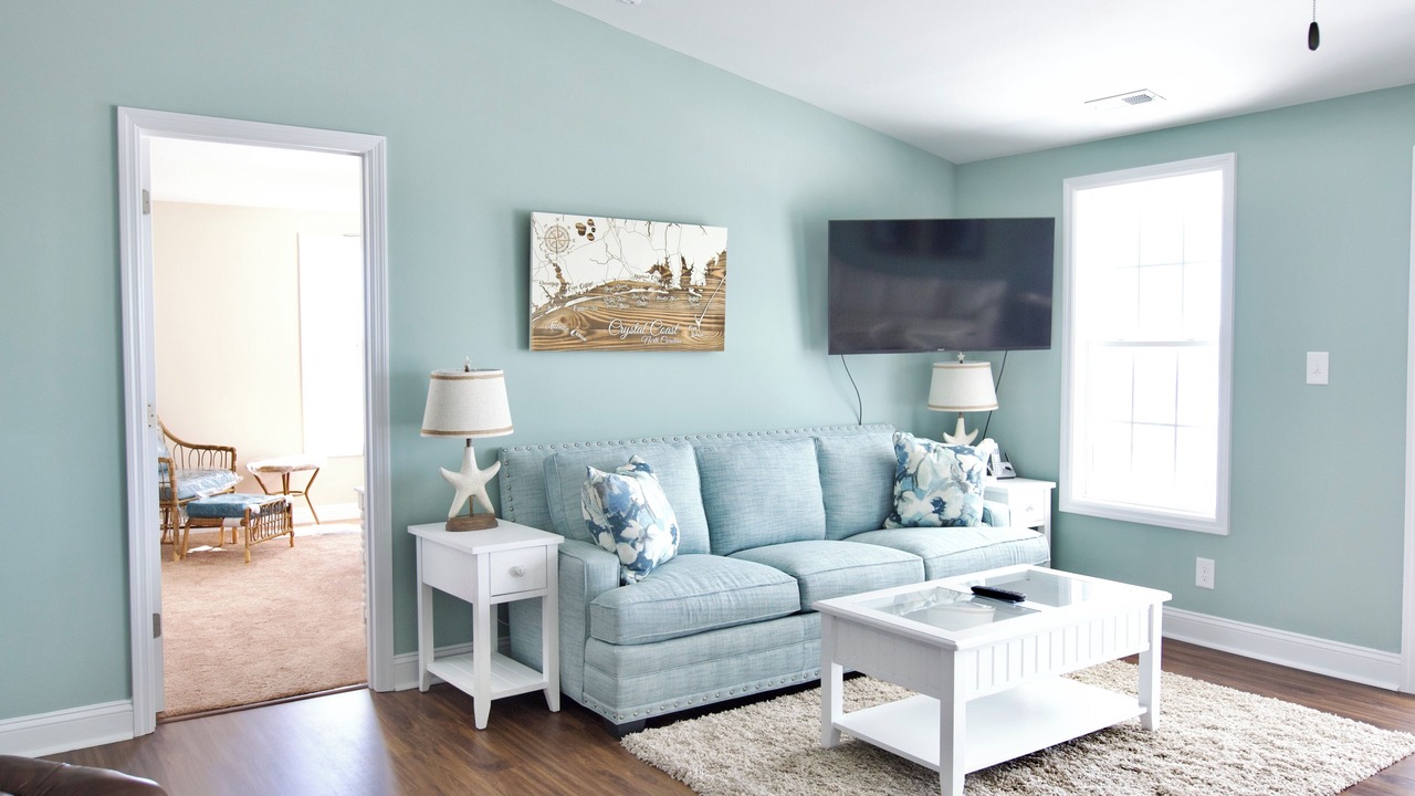 Photo of Livingroom in Cedar Point
