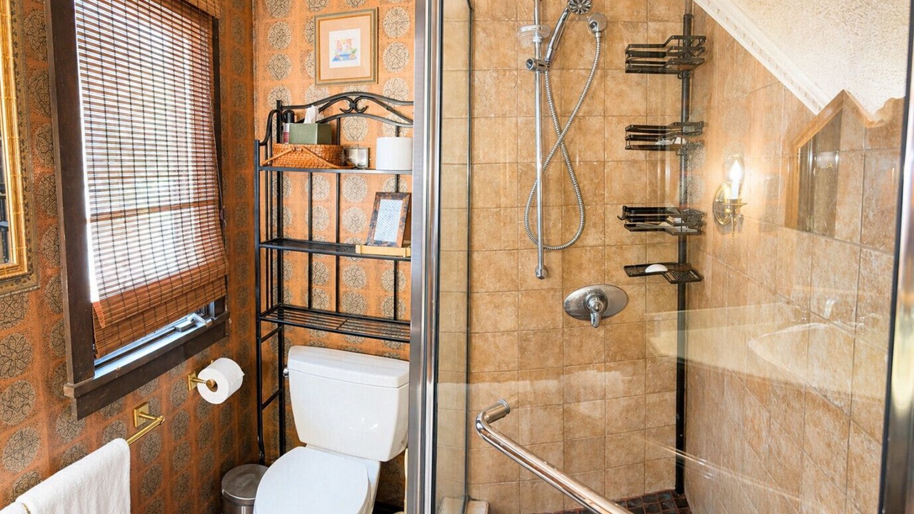 Photo of Bathroom in Jeffersonville