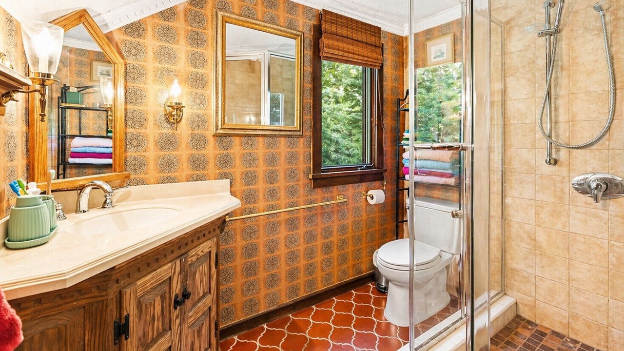 Photo of Bathroom in Jeffersonville
