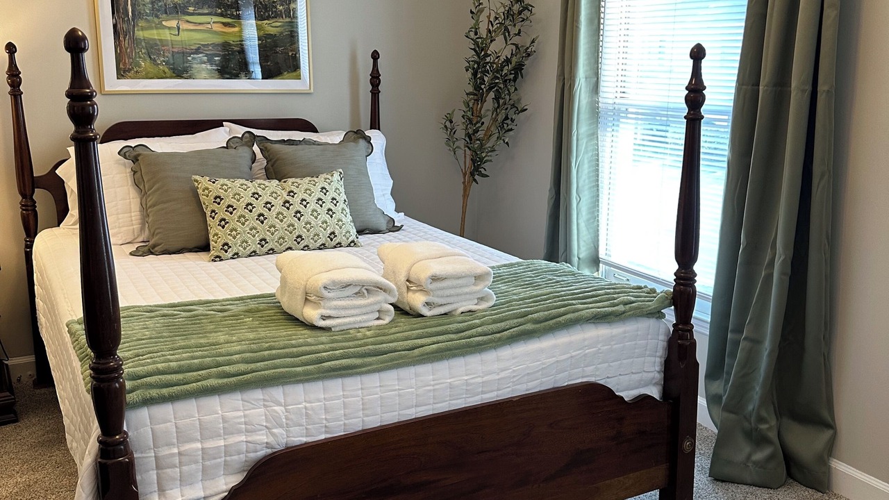 Photo of Bedroom in Forest Hills