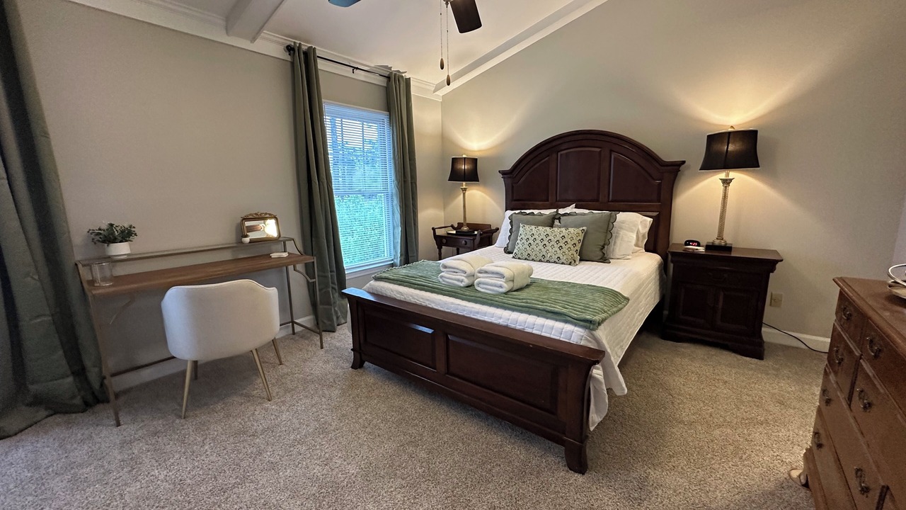 Photo of Bedroom in Forest Hills