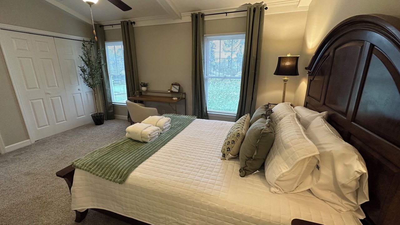 Photo of Bedroom in Forest Hills