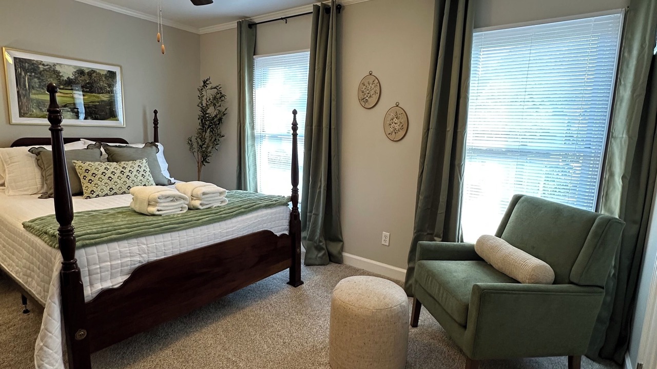 Photo of Bedroom in Forest Hills