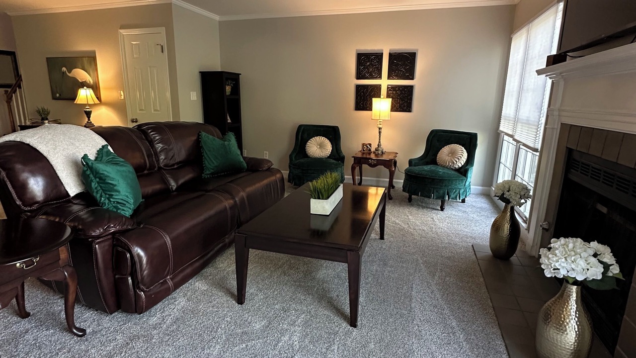 Photo of Livingroom in Forest Hills