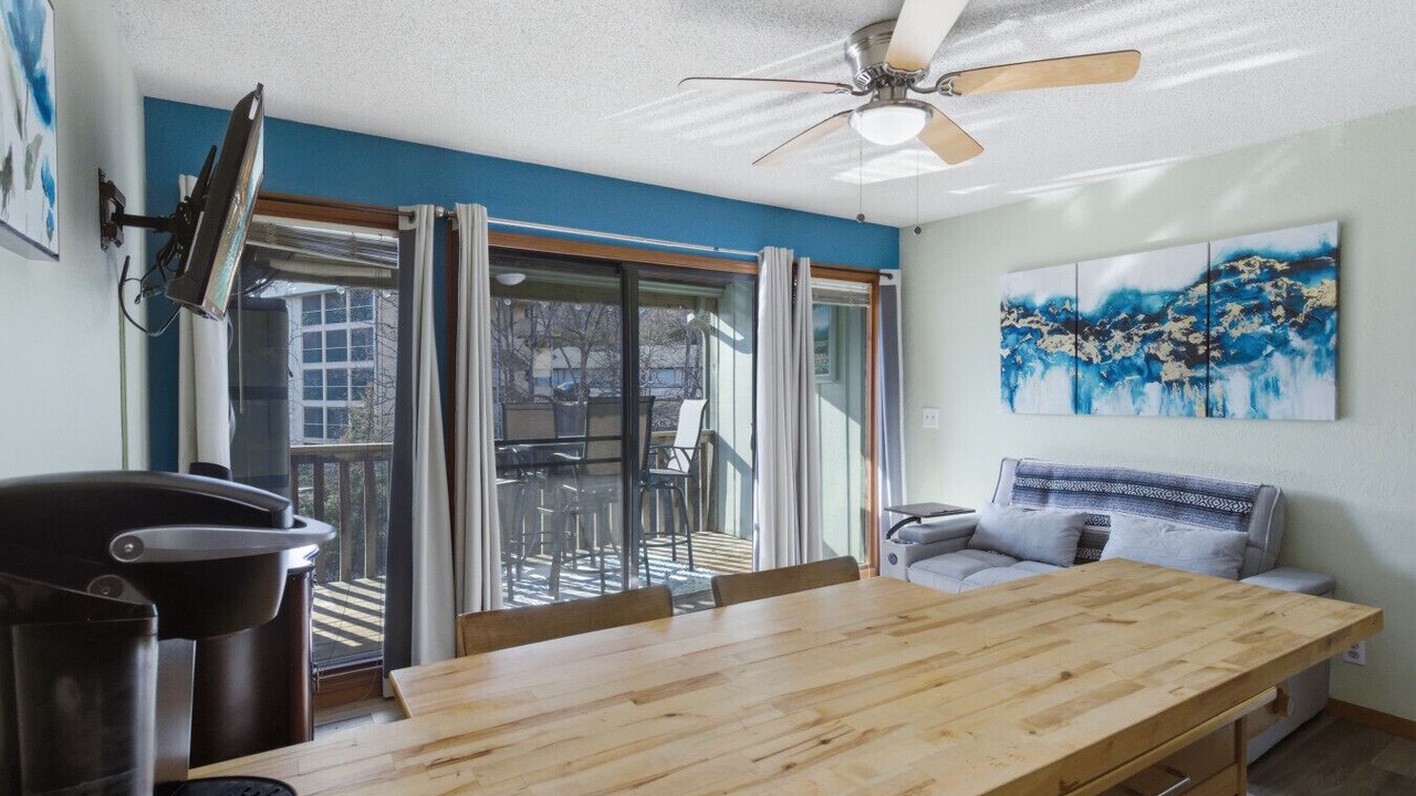 Photo of Livingroom in Village of Four Seasons