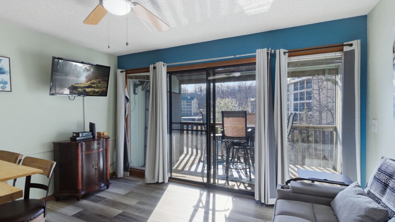 Photo of Livingroom in Village of Four Seasons