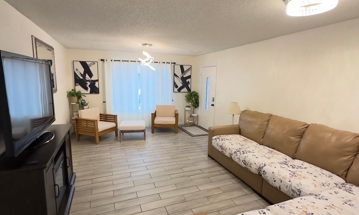 Photo of Livingroom in North Mountain