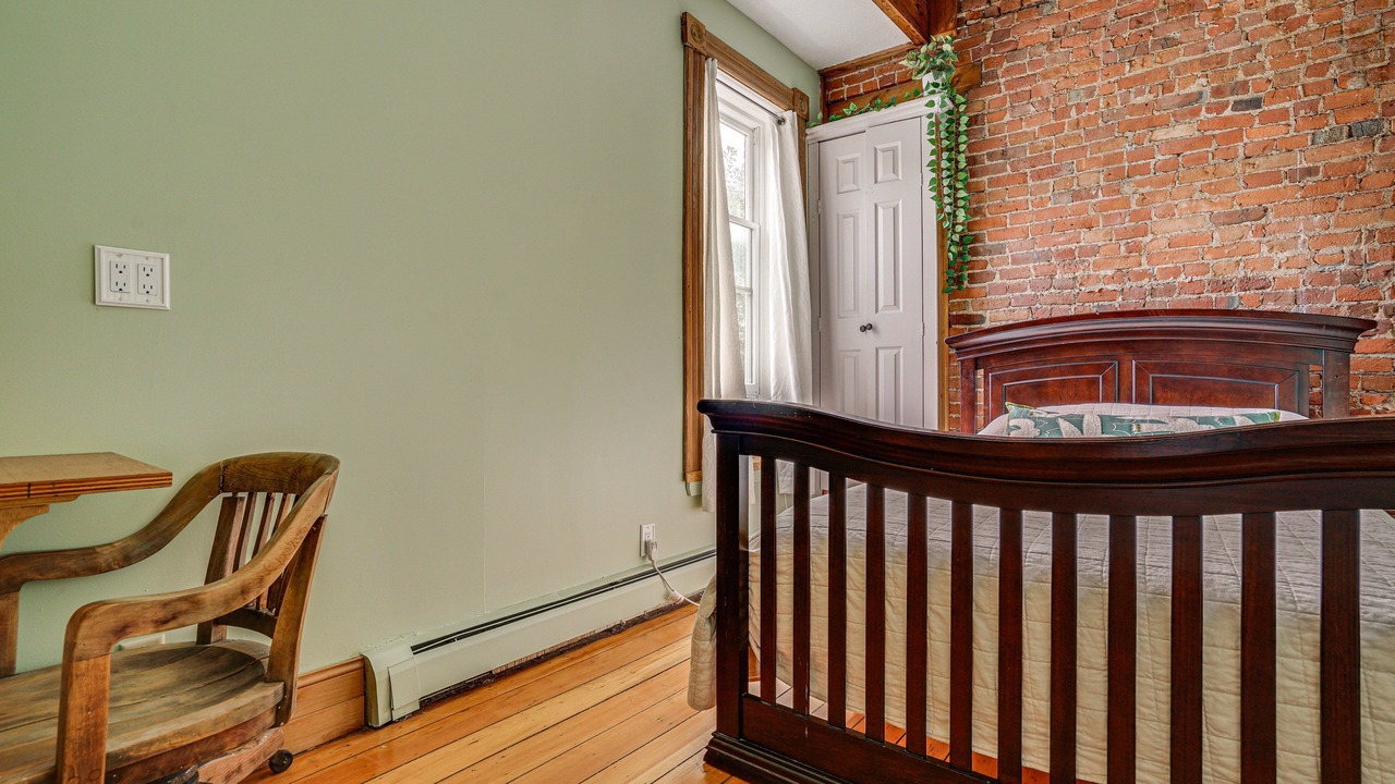 Photo of Bedroom in Capitol