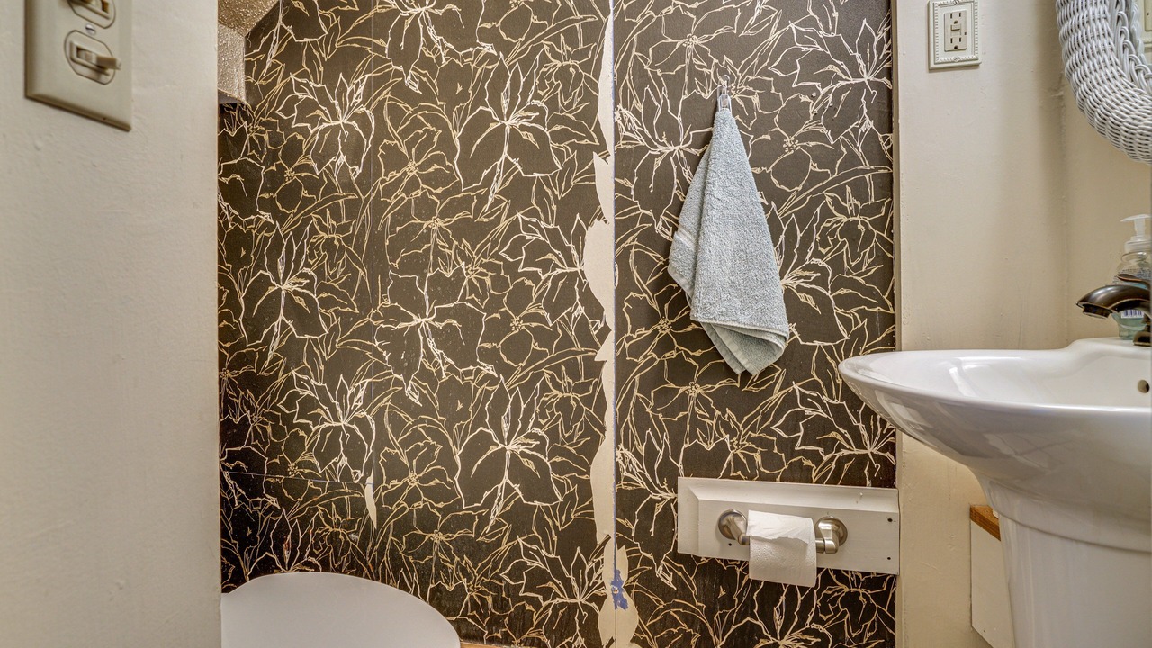 Photo of Bathroom in Capitol
