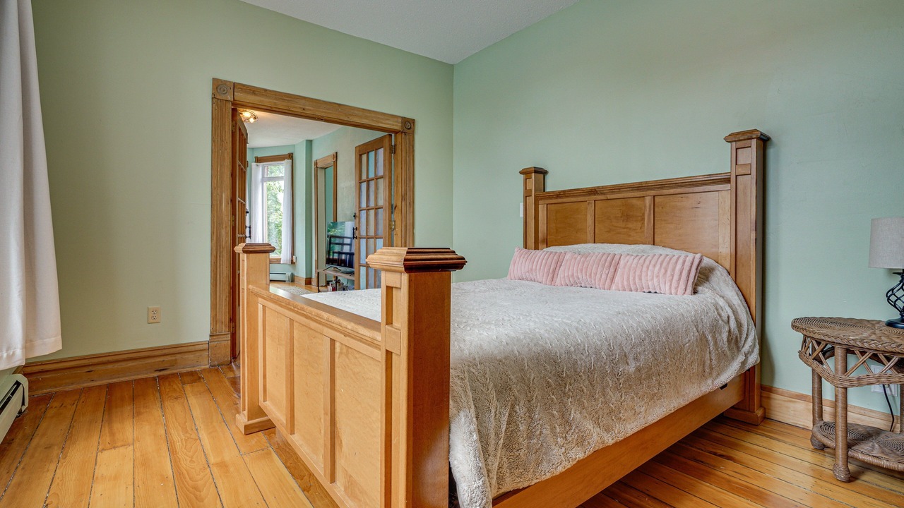 Photo of Bedroom in Capitol