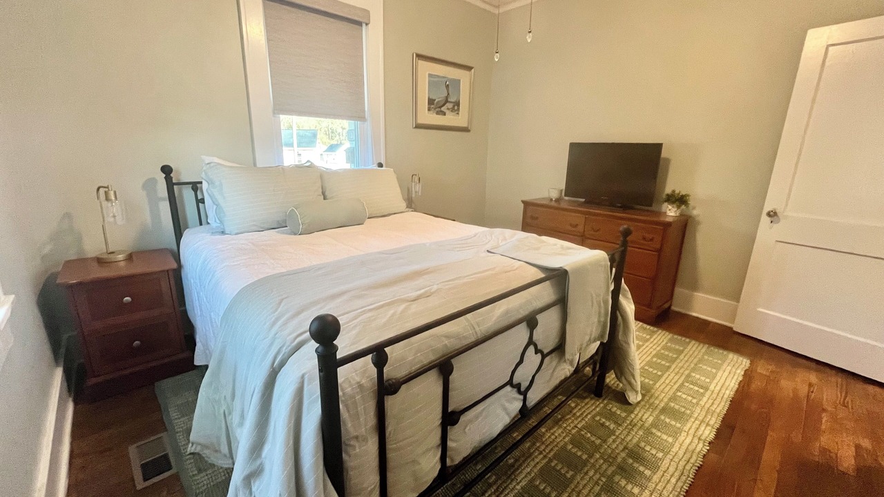 Photo of Bedroom in Midtown