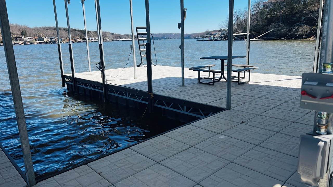 Photo of Outdoor in Roach