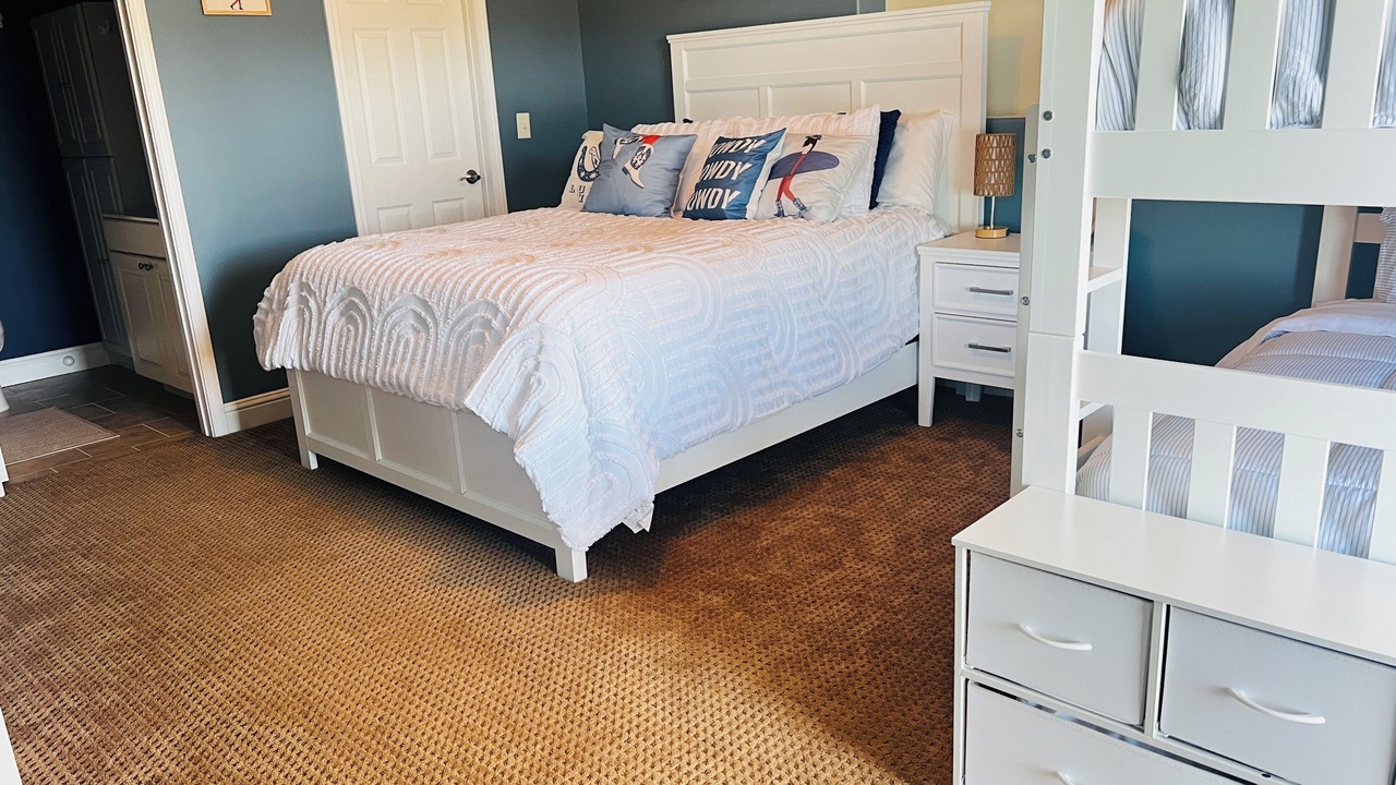 Photo of Bedroom in Roach