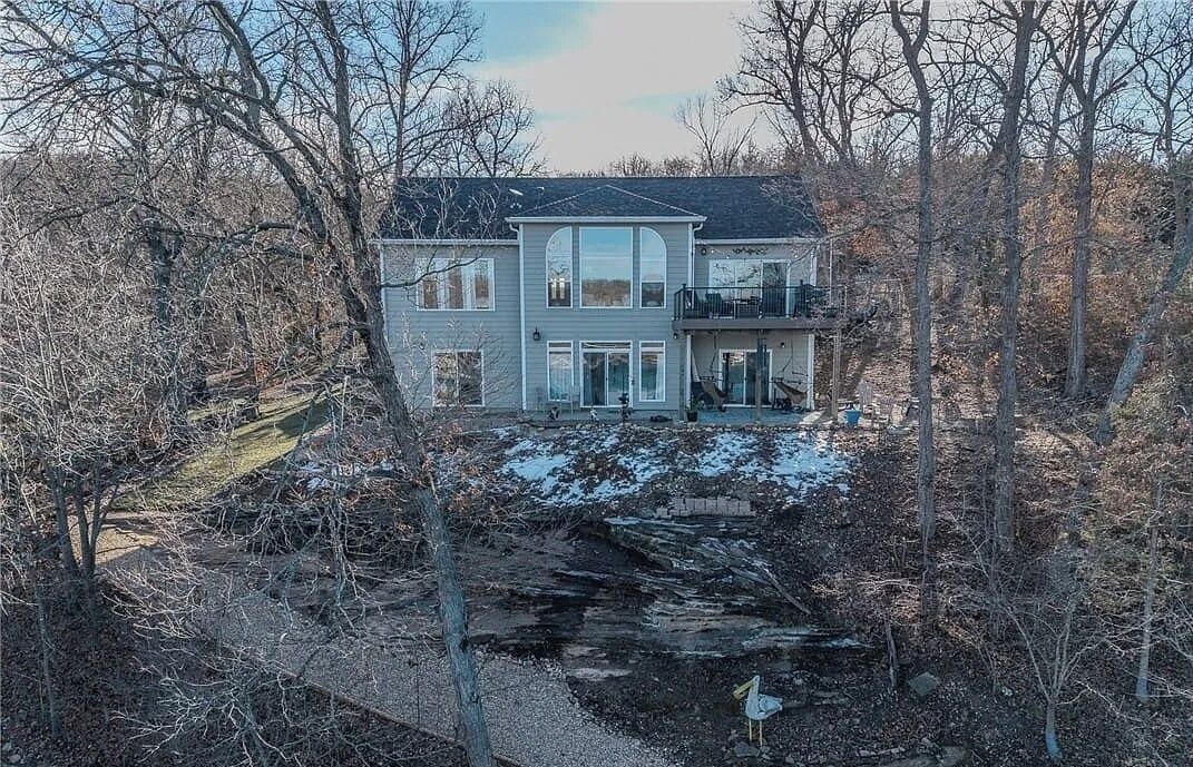 Photo of Outdoor in Roach