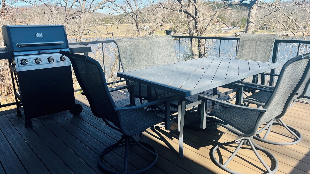 Photo of Outdoor in Roach