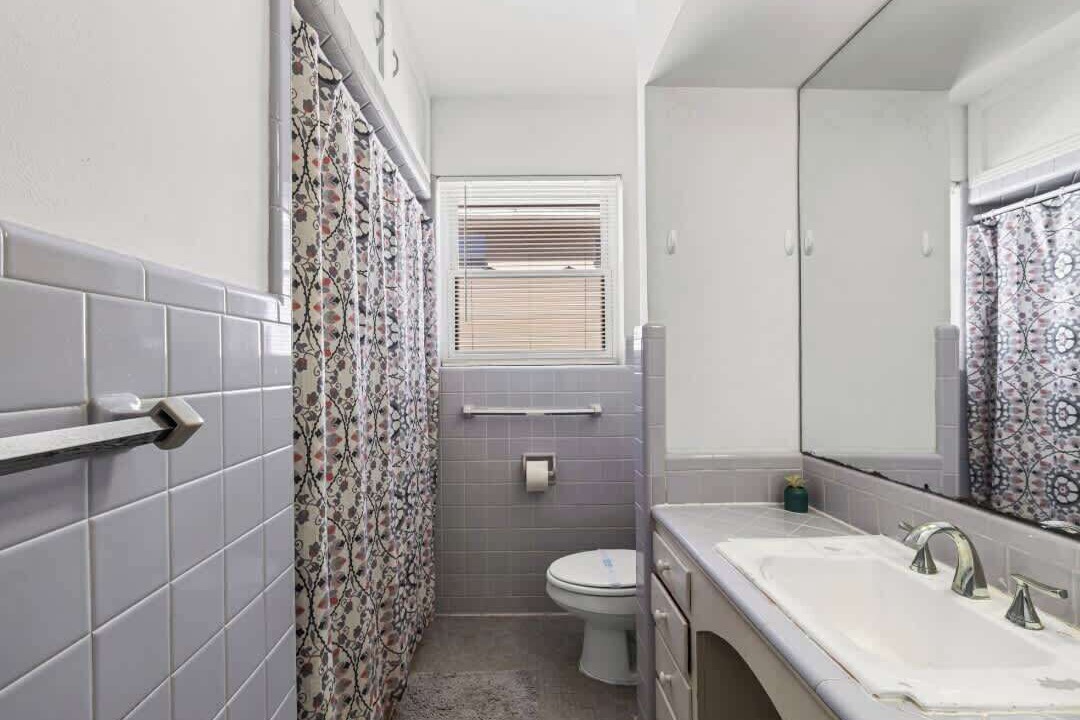 Photo of Bathroom in Avondale