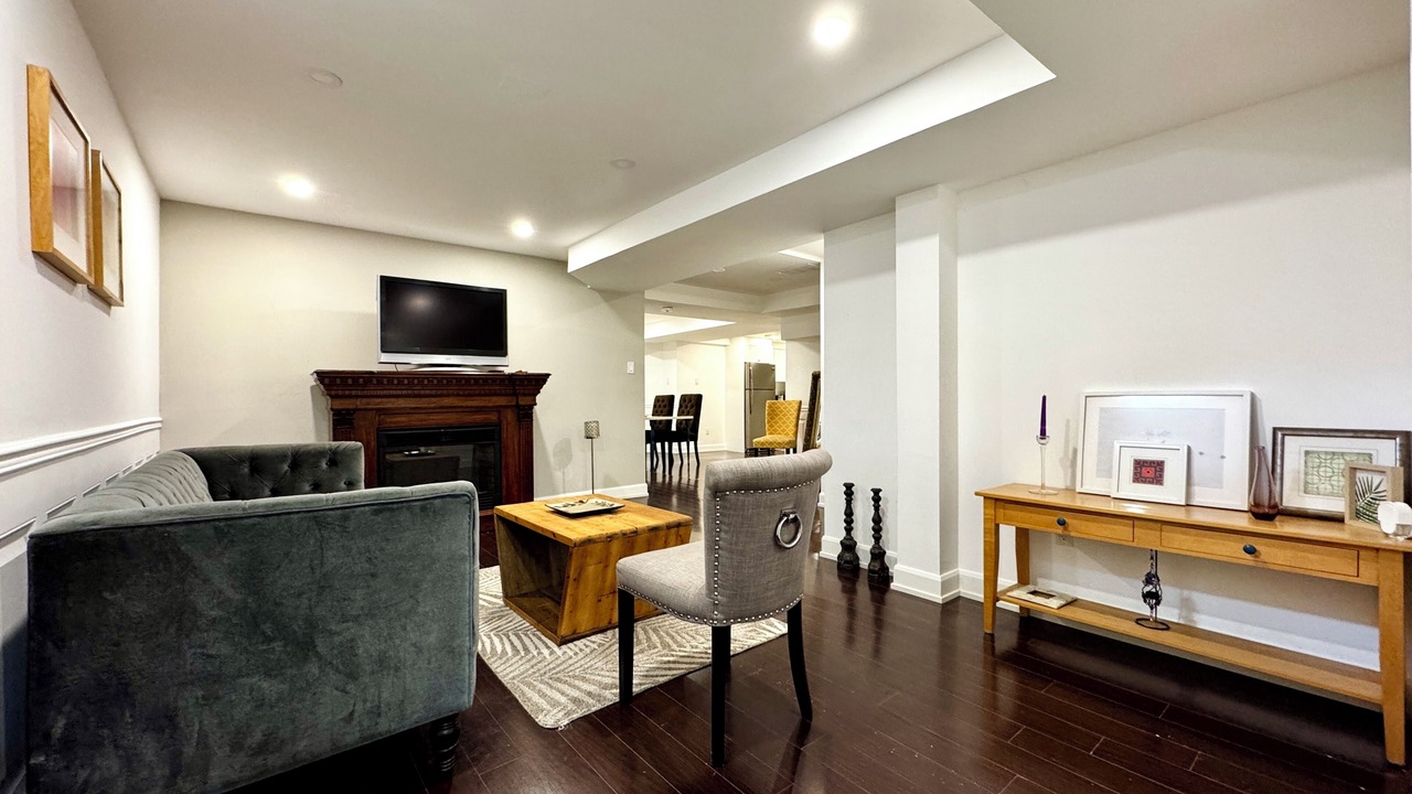 Photo of Livingroom in Aurora