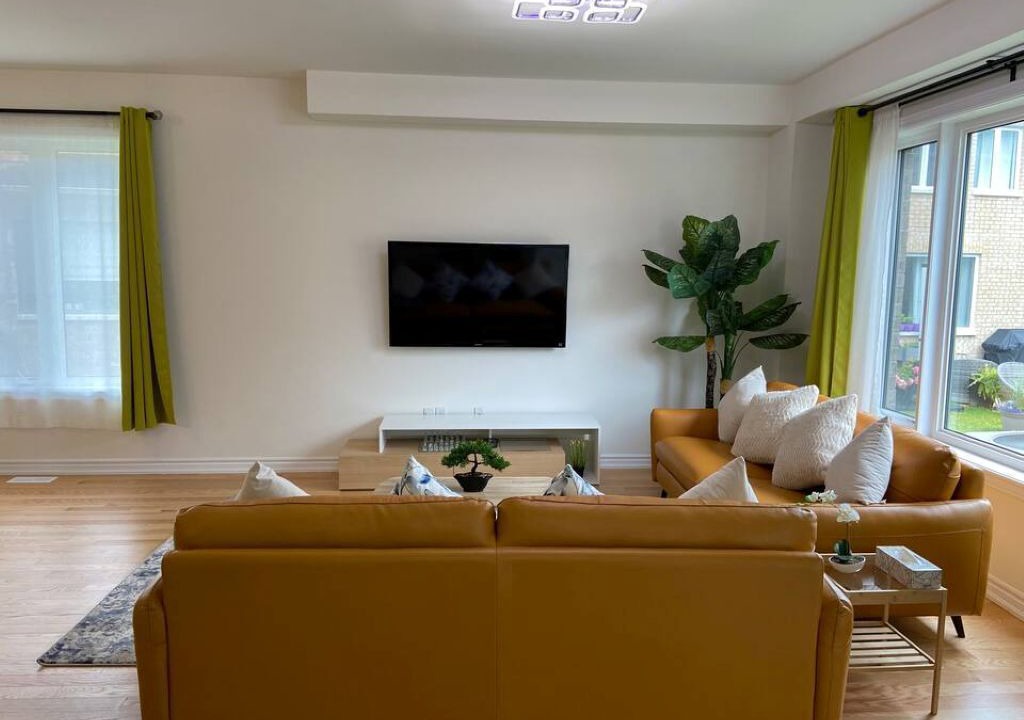 Photo of Livingroom in Barrie