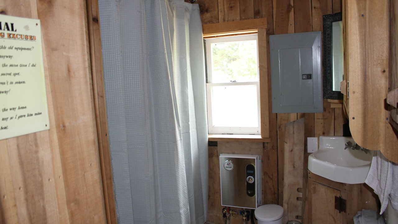Photo of Bathroom in Deputy