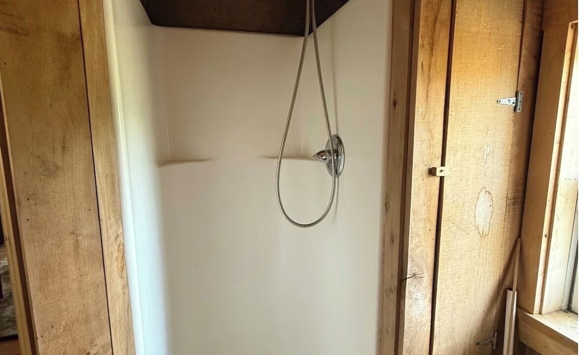 Photo of Bathroom in Deputy