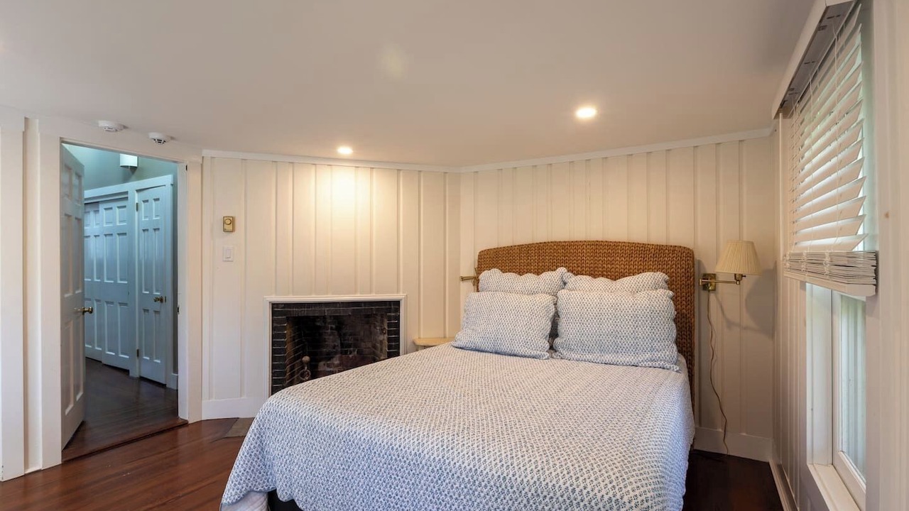 Photo of Bedroom in Menemsha