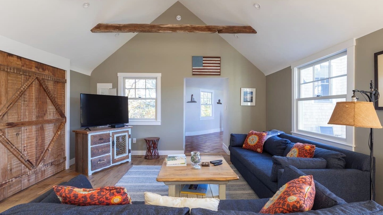 Photo of Livingroom in Menemsha