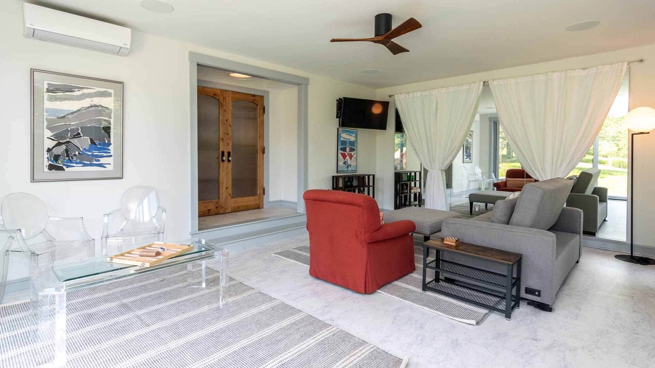 Photo of Livingroom in Chilmark