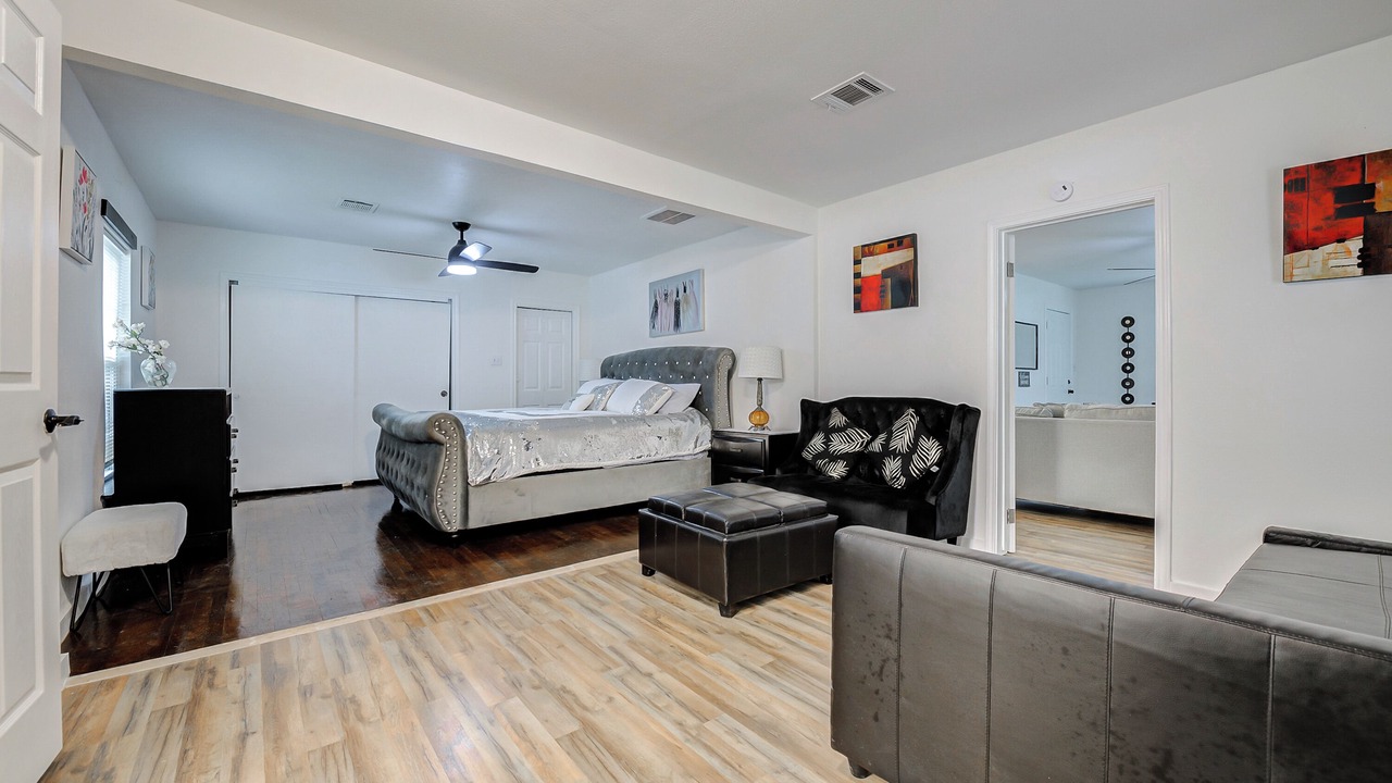 Photo of Bedroom in Anahuac