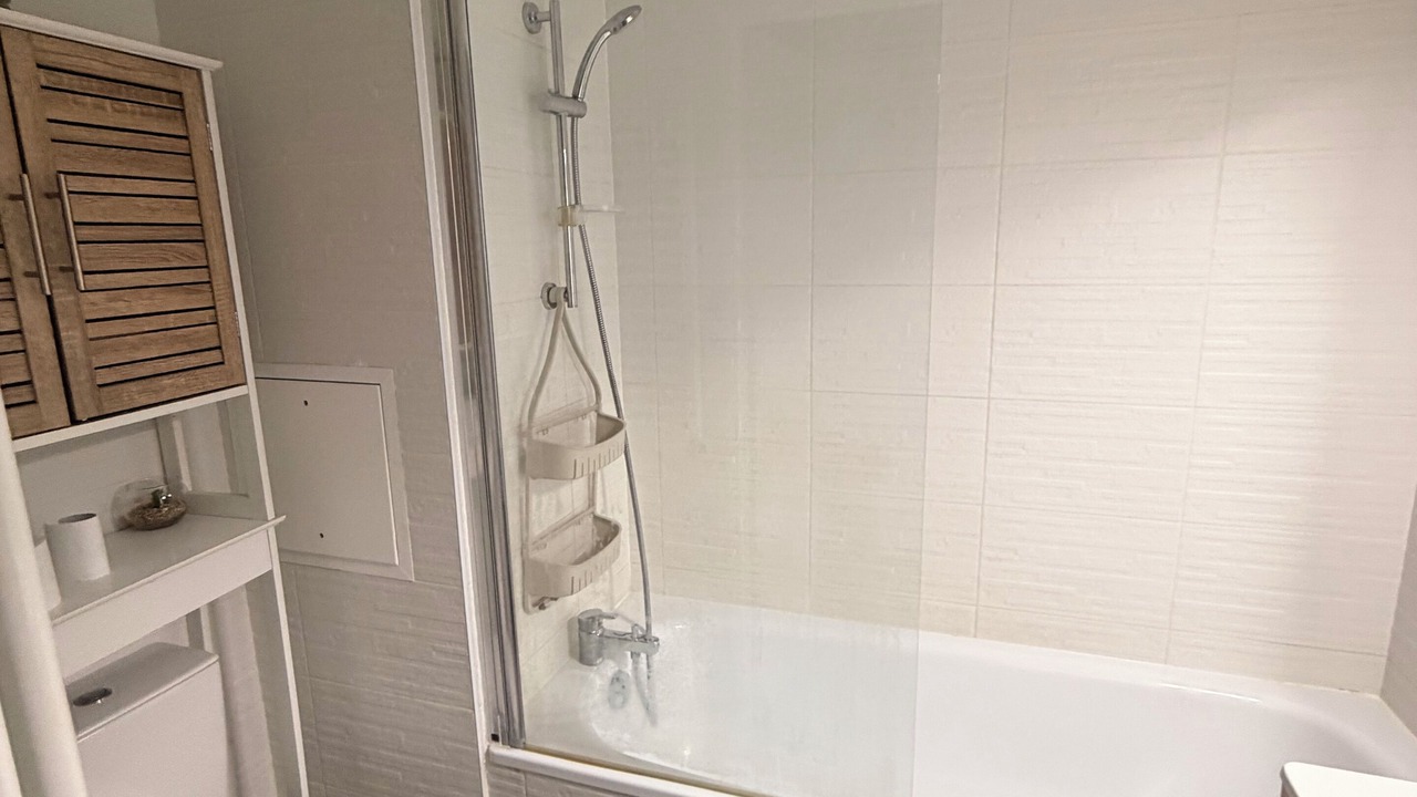 Photo of Bathroom in Magny-le-Hongre