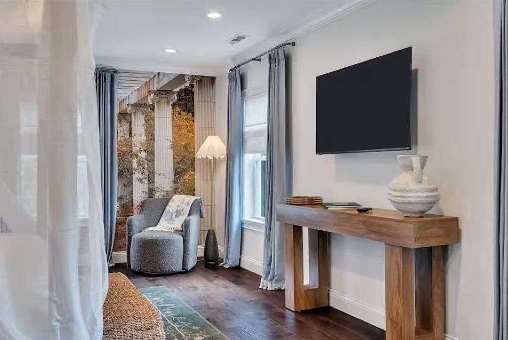 Photo of Livingroom in Saratoga Springs