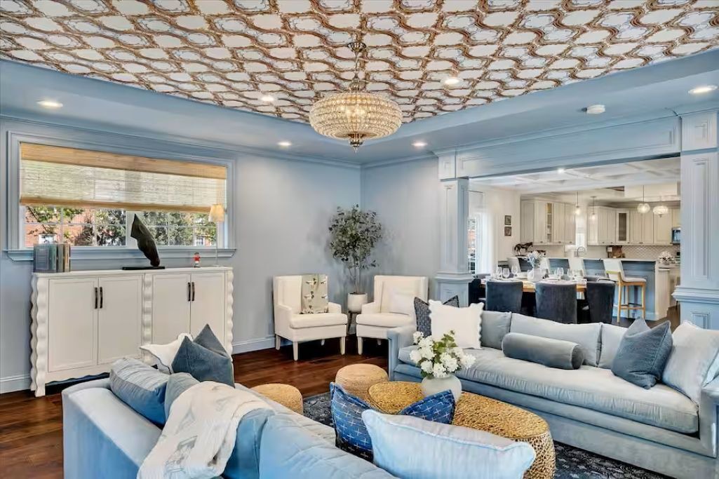 Photo of Livingroom in Saratoga Springs