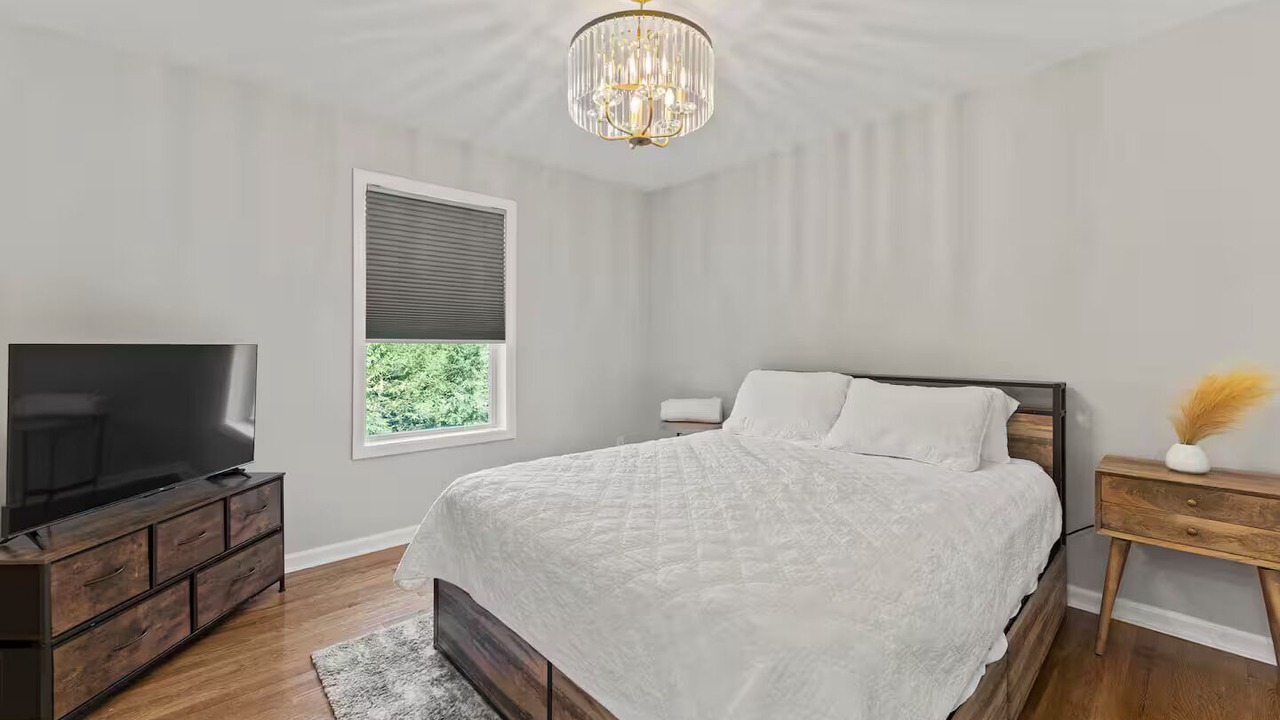 Photo of Bedroom in Saratoga Springs