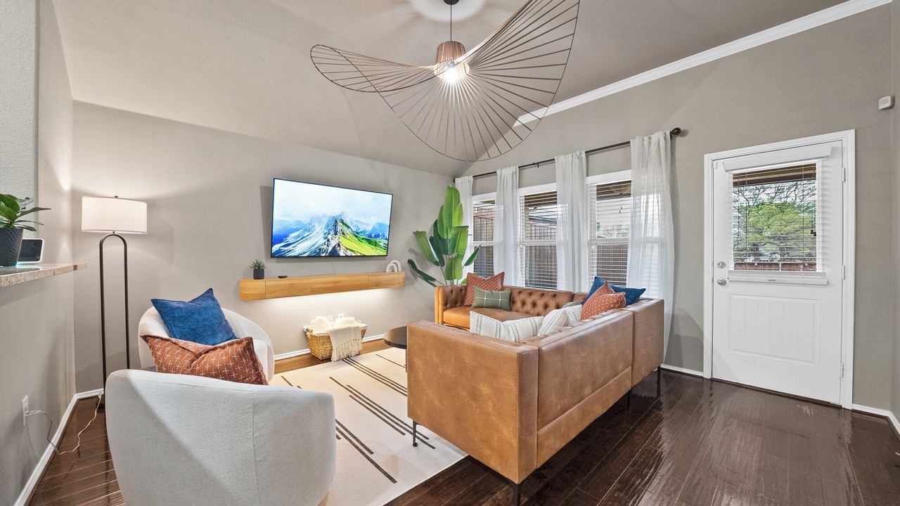 Photo of Livingroom in Cross Roads