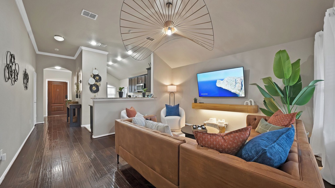 Photo of Livingroom in Cross Roads
