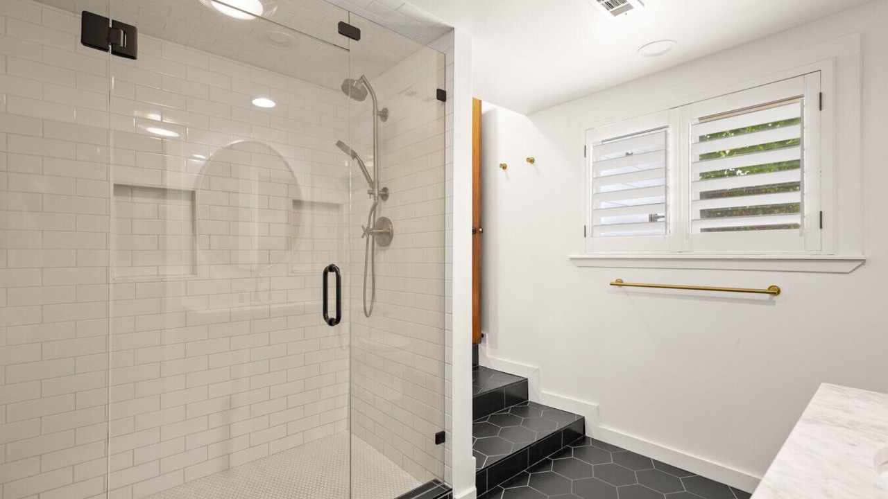 Photo of Bathroom in Manana West