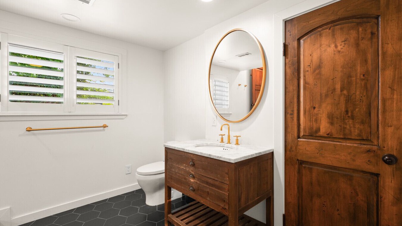 Photo of Bathroom in Manana West