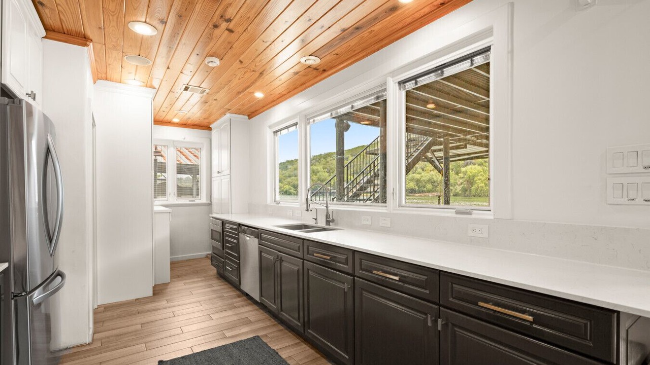 Photo of Kitchen in Manana West