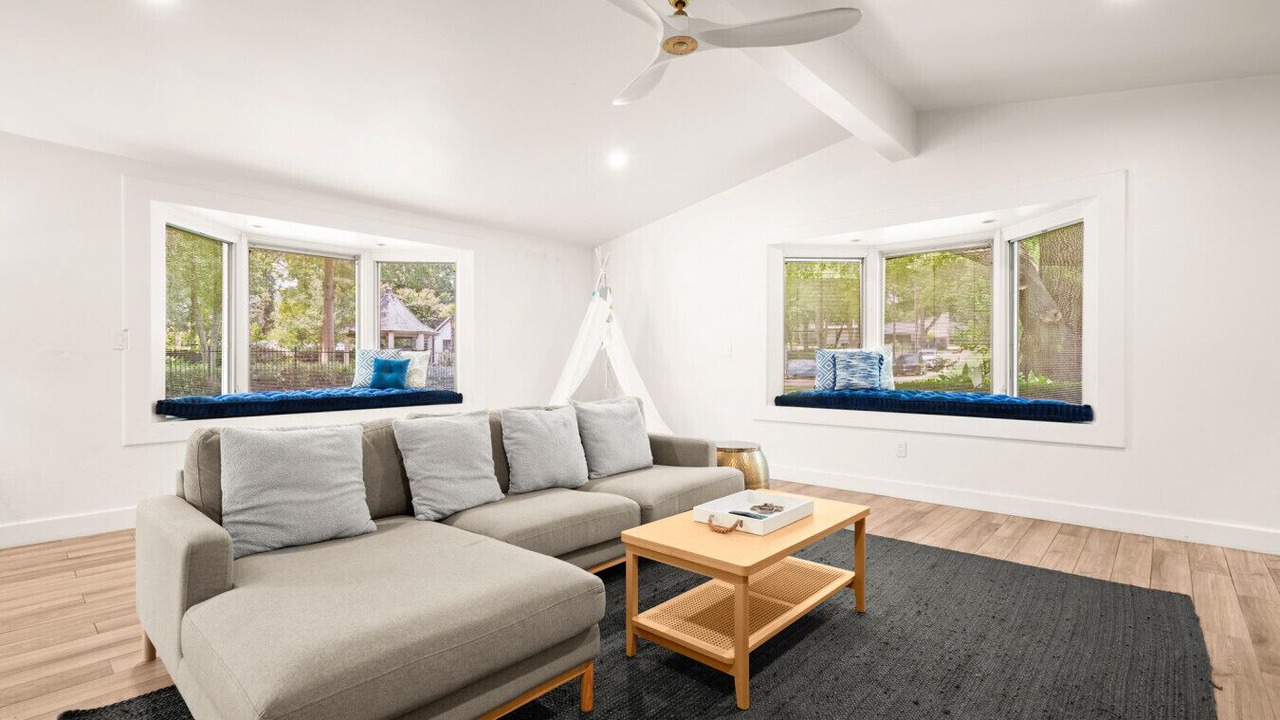 Photo of Livingroom in Manana West