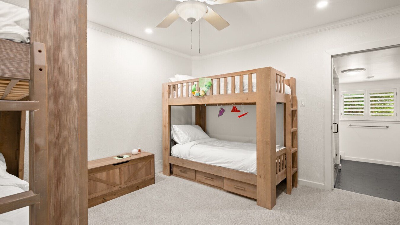 Photo of Bedroom in Manana West