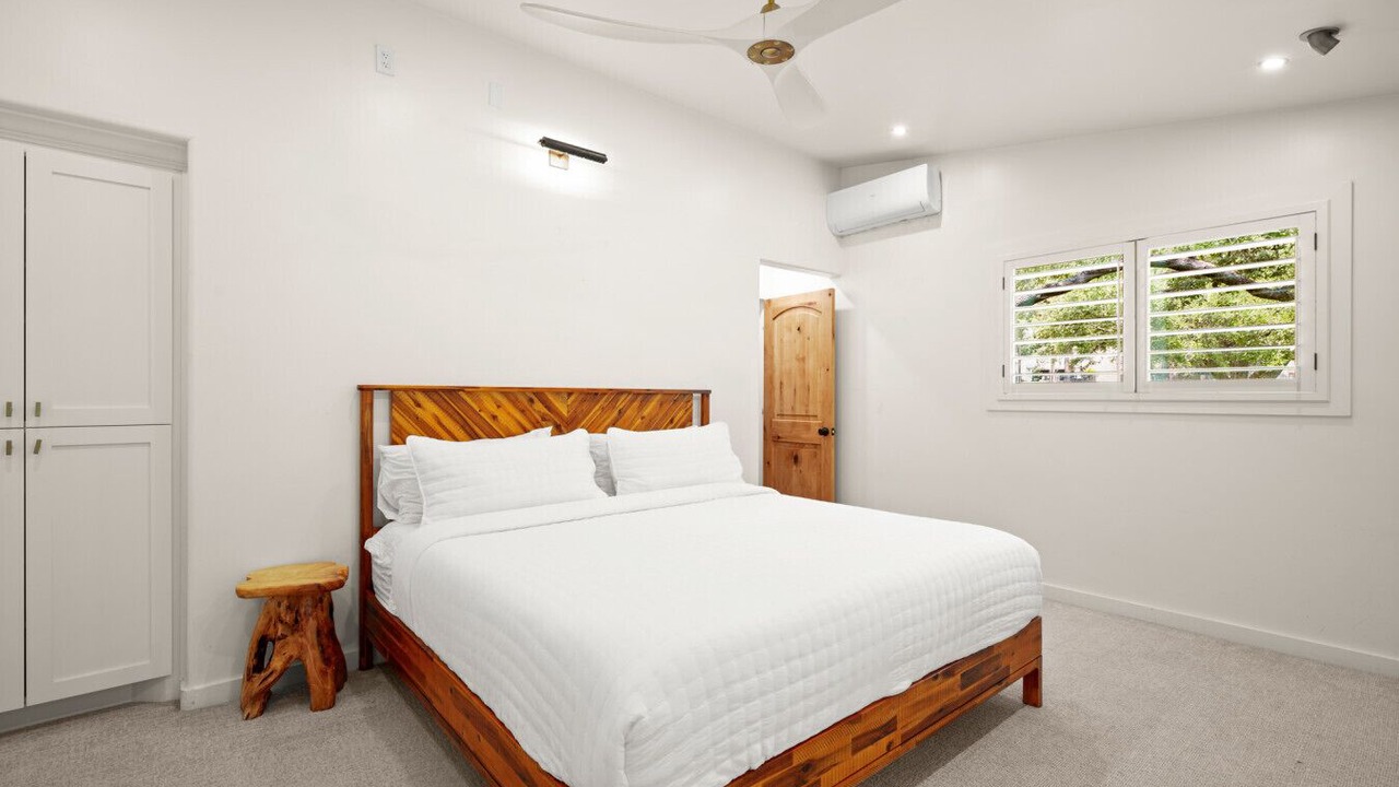 Photo of Bedroom in Manana West