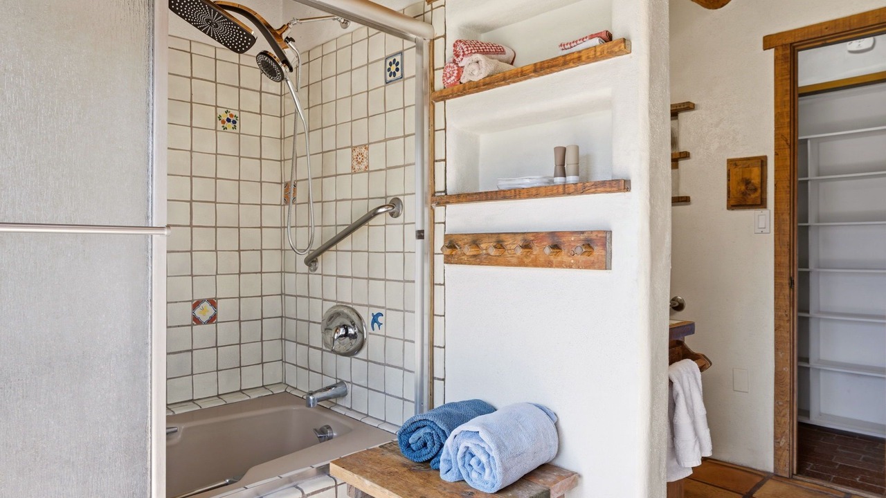 Photo of Bathroom in Zuzax