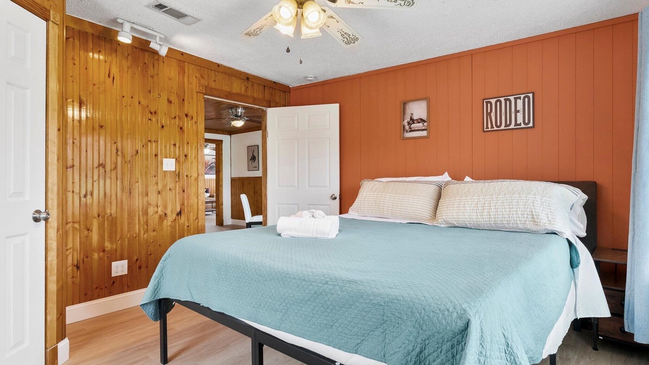 Photo of Bedroom in River Oaks